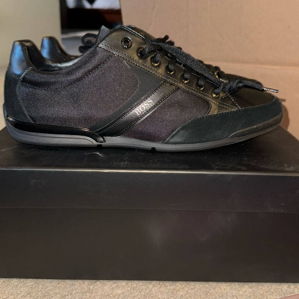 Hugo Boss Men’s Saturn Low Leather Suede Sneakers size US 11